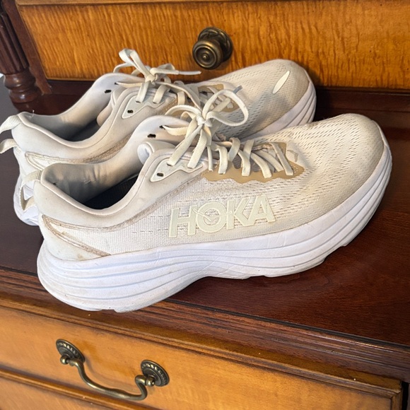 Hoka 9.5 women’s Bondi 8 Athletic Sneakers - Picture 1 of 6